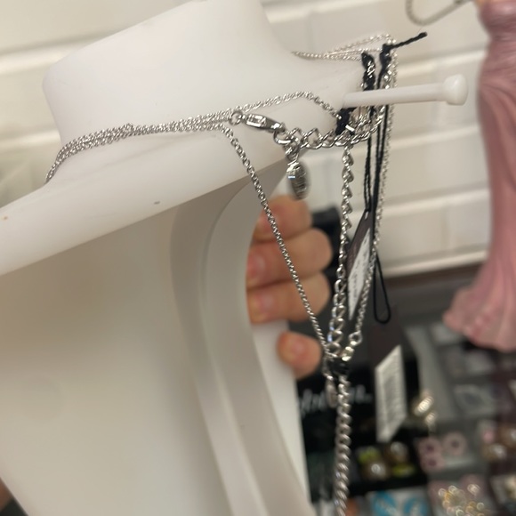 Annaleece “promenade” Swarovski crystal bar statement pendant necklace - Picture 4 of 4